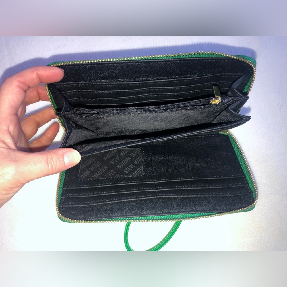 Steve Madden wristlet wallet - Picture 9 of 9